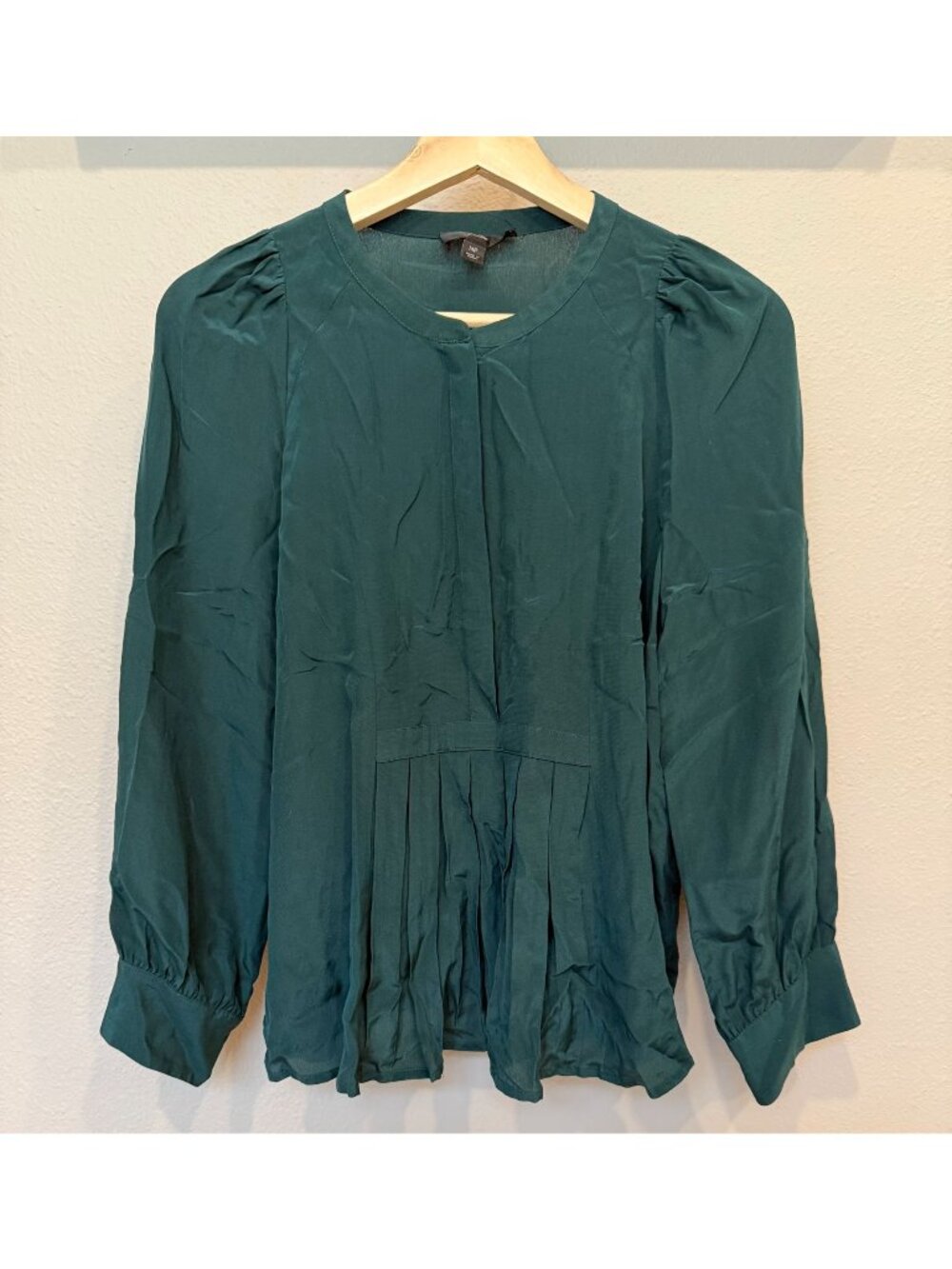 J. Crew Women's Green Silk Pleated Long Sleeve Blouse Medium Petite Dressy